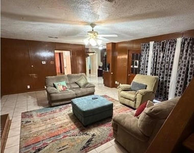 2438 Five Mile Circle - Photo Thumbnail 3