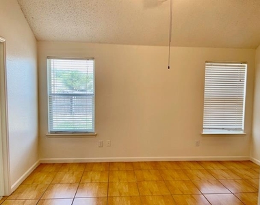 1008 Rock Springs Drive - Photo Thumbnail 19