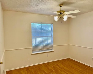 1008 Rock Springs Drive - Photo Thumbnail 24
