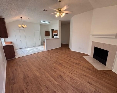 1008 Rock Springs Drive - Photo Thumbnail 5
