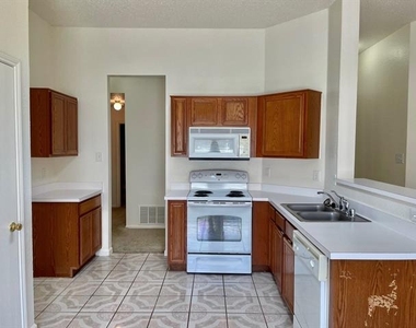 1008 Rock Springs Drive - Photo Thumbnail 6