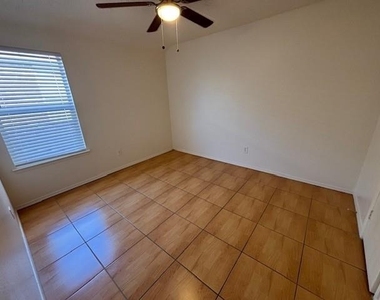 1008 Rock Springs Drive - Photo Thumbnail 18
