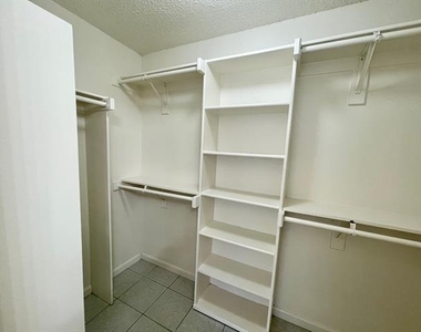 1008 Rock Springs Drive - Photo Thumbnail 21