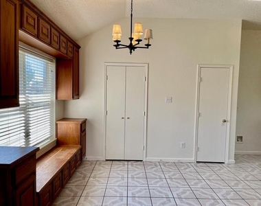 1008 Rock Springs Drive - Photo Thumbnail 13