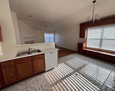 1008 Rock Springs Drive - Photo Thumbnail 4