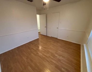 1008 Rock Springs Drive - Photo Thumbnail 26