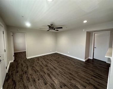 5408 Reiger Avenue - Photo Thumbnail 4