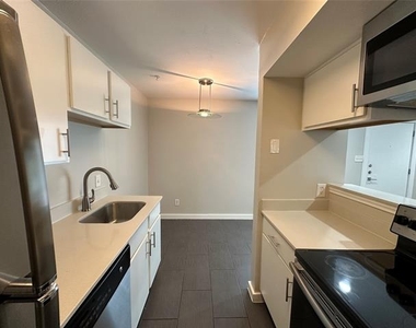 5408 Reiger Avenue - Photo Thumbnail 8