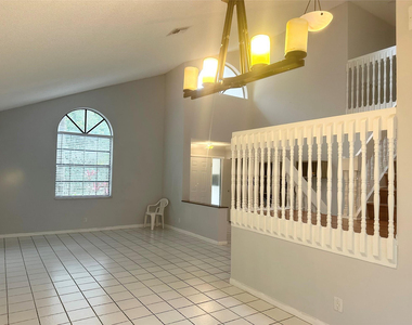 10461 Nw 12th Court - Photo Thumbnail 8