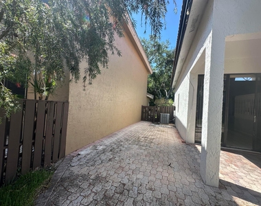 10461 Nw 12th Court - Photo Thumbnail 27