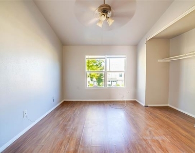 633 Carriagehouse Lane - Photo Thumbnail 5
