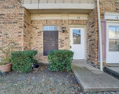 633 Carriagehouse Lane - Photo Thumbnail 1