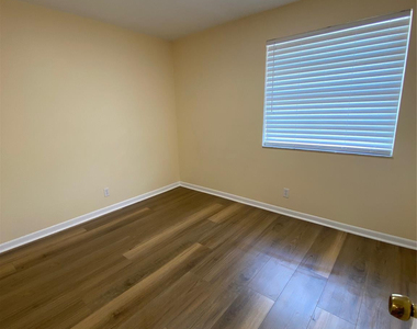 848 Twin Lakes Drive - Photo Thumbnail 4