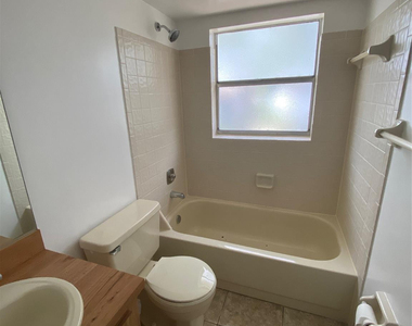 848 Twin Lakes Drive - Photo Thumbnail 10