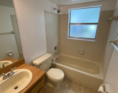 848 Twin Lakes Drive - Photo Thumbnail 5