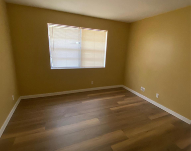 848 Twin Lakes Drive - Photo Thumbnail 11