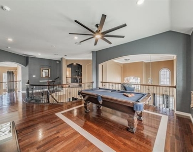 3909 Aquatic Drive - Photo Thumbnail 24