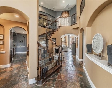 3909 Aquatic Drive - Photo Thumbnail 10
