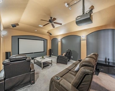 3909 Aquatic Drive - Photo Thumbnail 27