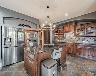 3909 Aquatic Drive - Photo Thumbnail 22