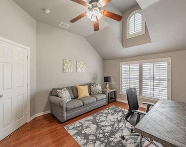 3909 Aquatic Drive - Photo Thumbnail 28