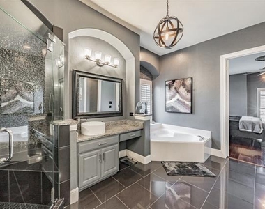 3909 Aquatic Drive - Photo Thumbnail 17