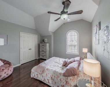 3909 Aquatic Drive - Photo Thumbnail 29