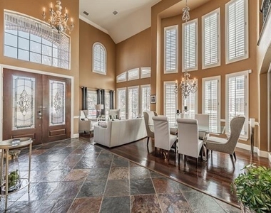 3909 Aquatic Drive - Photo Thumbnail 5