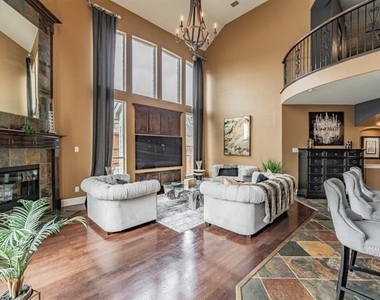 3909 Aquatic Drive - Photo Thumbnail 32