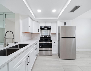 7350 Nw 18th Street - Photo Thumbnail 4