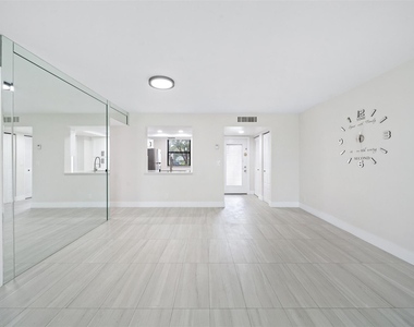 7350 Nw 18th Street - Photo Thumbnail 2