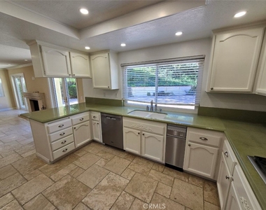 7169 Castle Peak - Photo Thumbnail 10