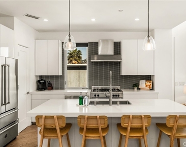 4405 Channel Place - Photo Thumbnail 15