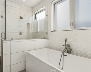 4405 Channel Place - Photo Thumbnail 34