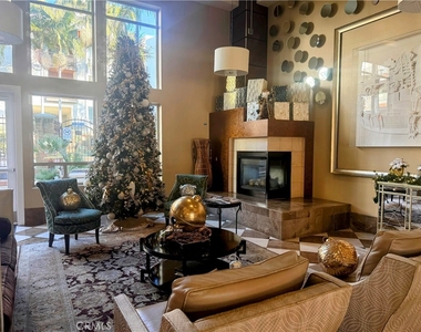 100 S Alameda Street - Photo Thumbnail 2