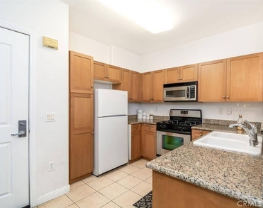 100 S Alameda Street - Photo Thumbnail 8