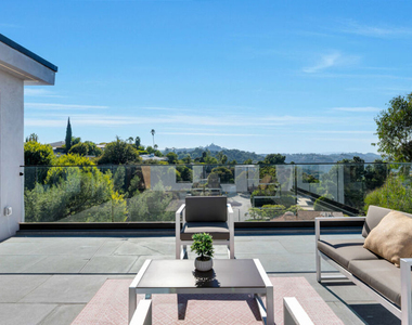 7966 Mulholland Drive - Photo Thumbnail 35