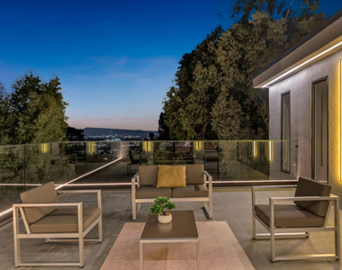 7966 Mulholland Drive - Photo Thumbnail 60