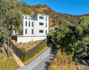 7966 Mulholland Drive - Photo Thumbnail 64