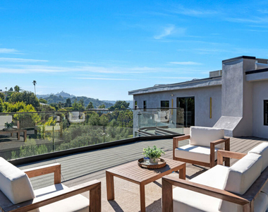 7966 Mulholland Drive - Photo Thumbnail 45