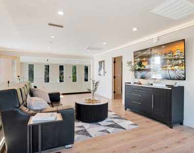 7966 Mulholland Drive - Photo Thumbnail 38