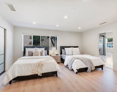 7966 Mulholland Drive - Photo Thumbnail 29