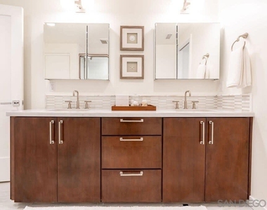 6767 Neptune Pl - Photo Thumbnail 8