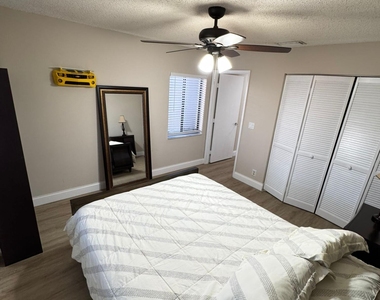 18560 Sunburst Lane - Photo Thumbnail 13
