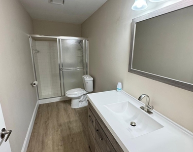 18560 Sunburst Lane - Photo Thumbnail 9