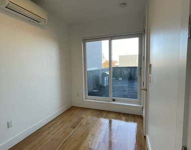 3405 Farragut Road - Photo Thumbnail 5