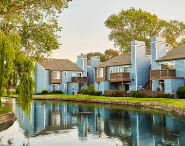 244 Rock Harbor Lane - Photo Thumbnail 2