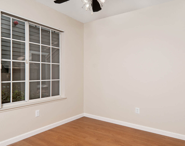 244 Rock Harbor Lane - Photo Thumbnail 16
