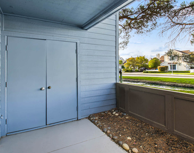244 Rock Harbor Lane - Photo Thumbnail 17