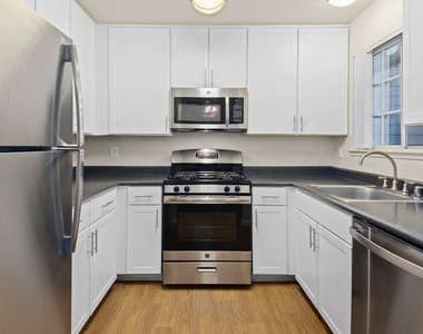 244 Rock Harbor Lane - Photo Thumbnail 8